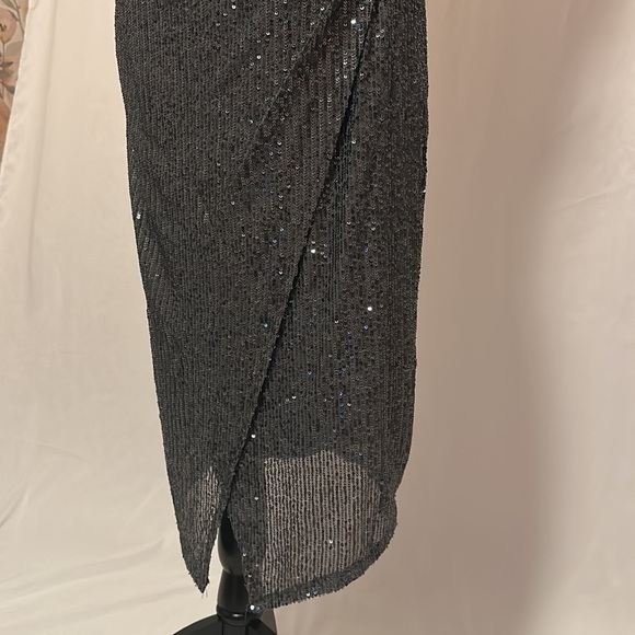 Laundry by shelli segal sequin cowl neck slip in gunmetal size 6 - Picture 6 of 6